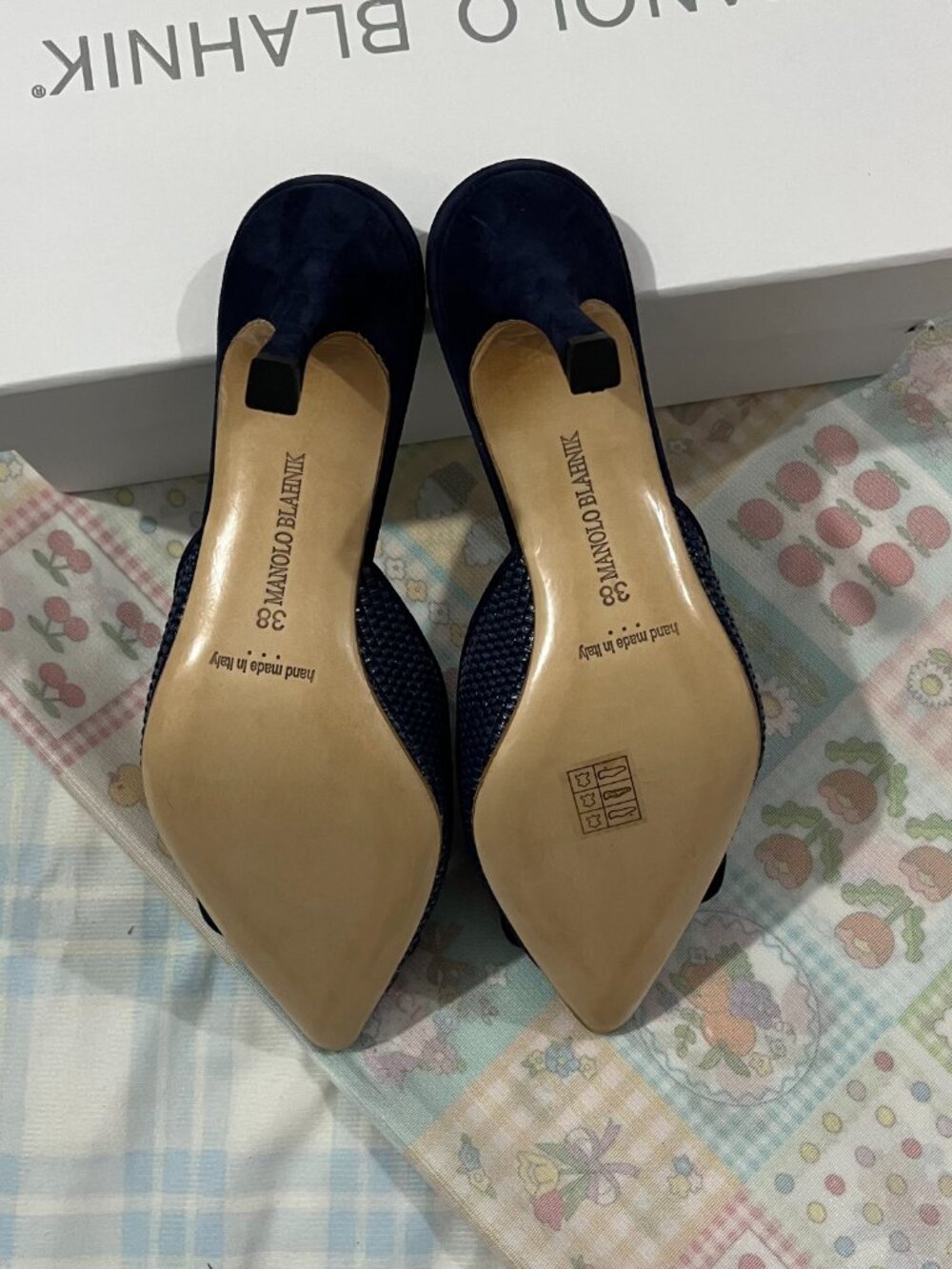 Manolo Blahnik Maysale Navy Woven-Effect Buckle Heeled Mules - Picture 7 of 8